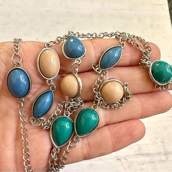 Long silver tone beaded necklace - Picture 5 of 7